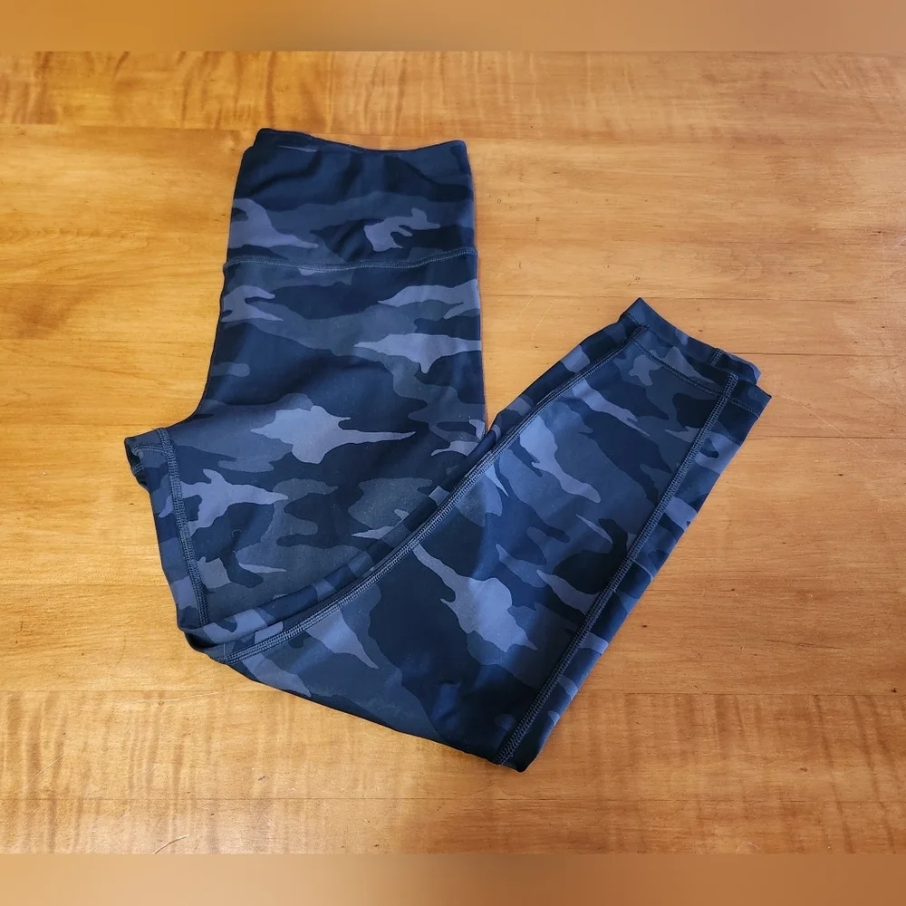 Athleta Ultimate 7/8 Tight Camo Small